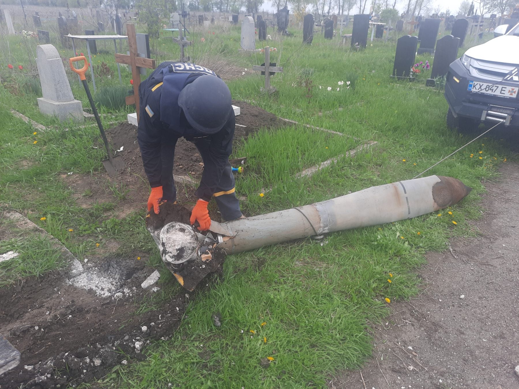 Відвідувати кладовища у поминальні дні заборонили на Луганщині —  застереження від ДСНС (ВІДЕО) - Дом